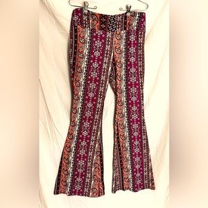 No Boundaries Bell bottomed leggings